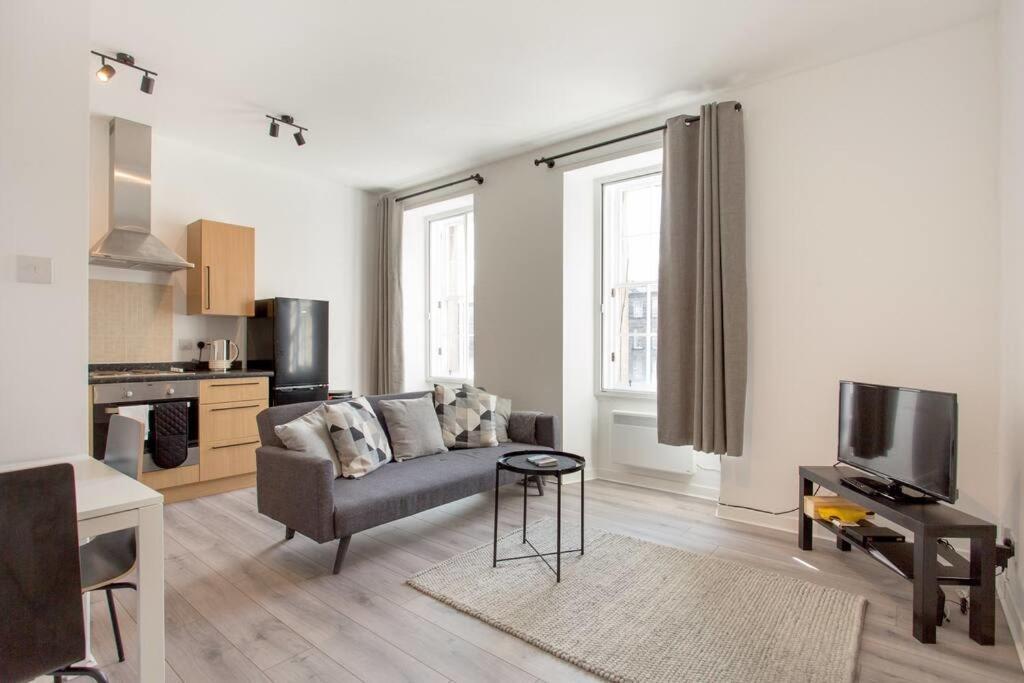 Modern & Bright 1 Bed For 4 Close To City Centre! Единбург Екстер'єр фото